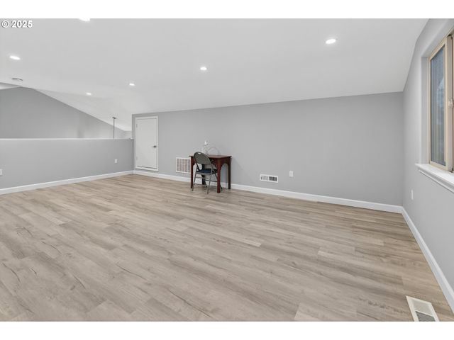 9965 Sw PIMLICO Ter, Beaverton, OR 97008