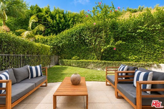 23963 De Ville Way, Malibu, CA 90265