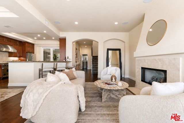 23963 De Ville Way, Malibu, CA 90265