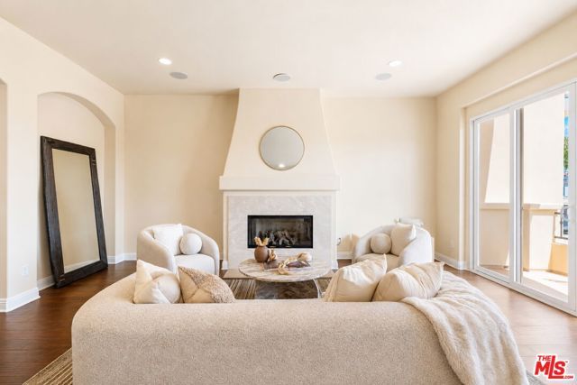 23963 De Ville Way, Malibu, CA 90265