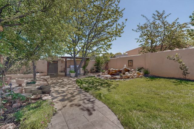 3028 Sandia Circle, Santa Fe, NM 87507