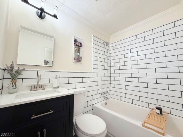 484 Bara St, Brick Twp., NJ 08723