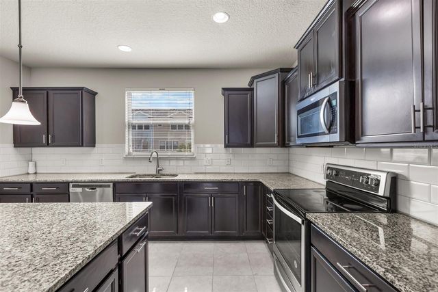 588 PIAZZA POINT, Oviedo, FL 32765