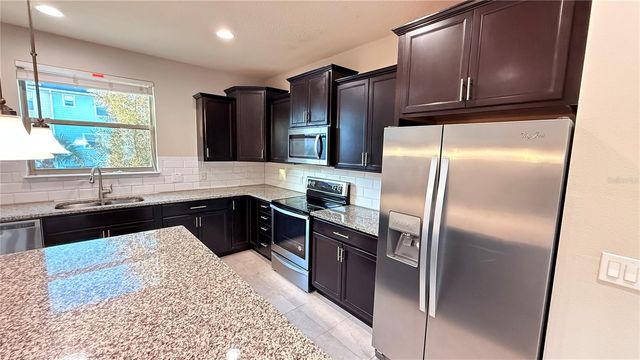 588 PIAZZA POINT, Oviedo, FL 32765