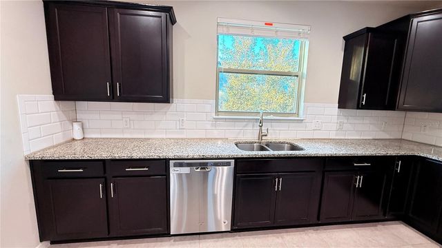 588 PIAZZA POINT, Oviedo, FL 32765