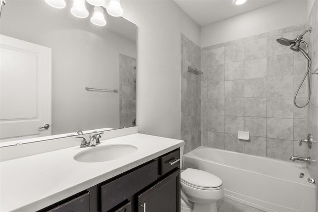 588 PIAZZA POINT, Oviedo, FL 32765