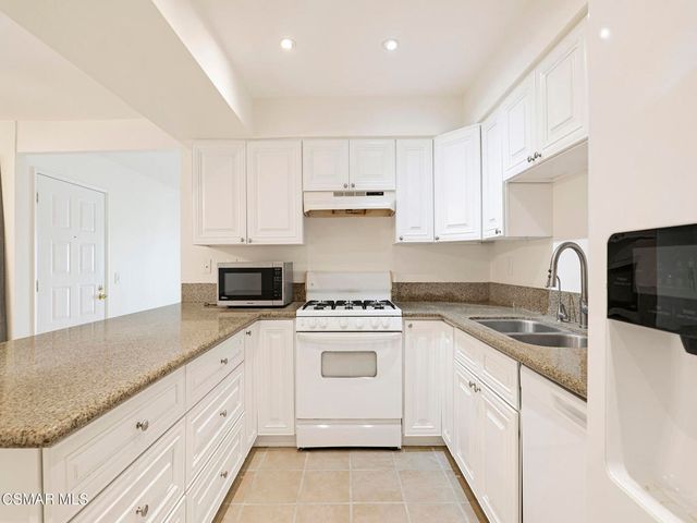 15242 Campus Park Drive E, Moorpark, CA 93021