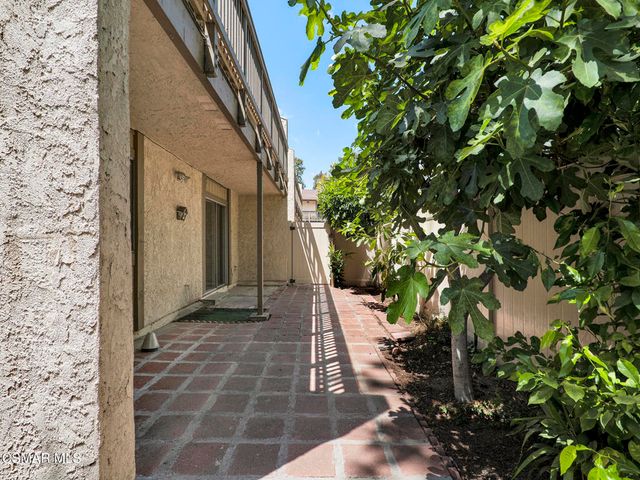 15242 Campus Park Drive E, Moorpark, CA 93021