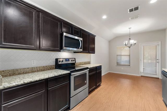 2905 Pacifico Way, Fort Worth, TX 76111