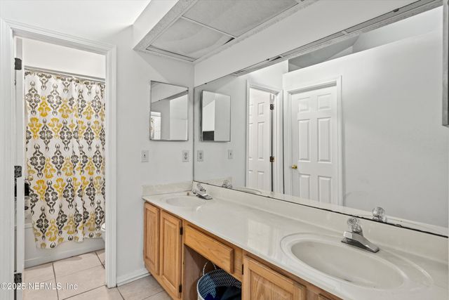 8182 LOCH LOMOND Lane, Jacksonville, FL 32244