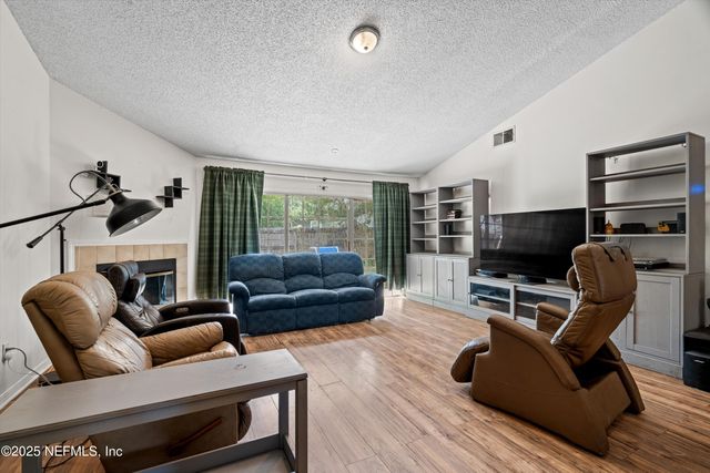 8182 LOCH LOMOND Lane, Jacksonville, FL 32244
