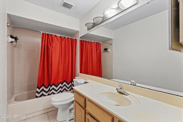 8182 LOCH LOMOND Lane, Jacksonville, FL 32244
