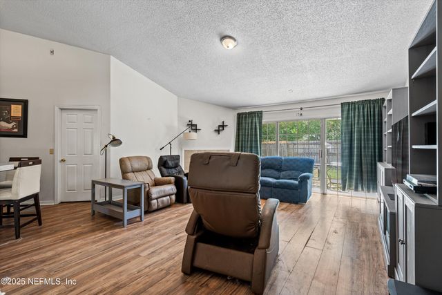 8182 LOCH LOMOND Lane, Jacksonville, FL 32244