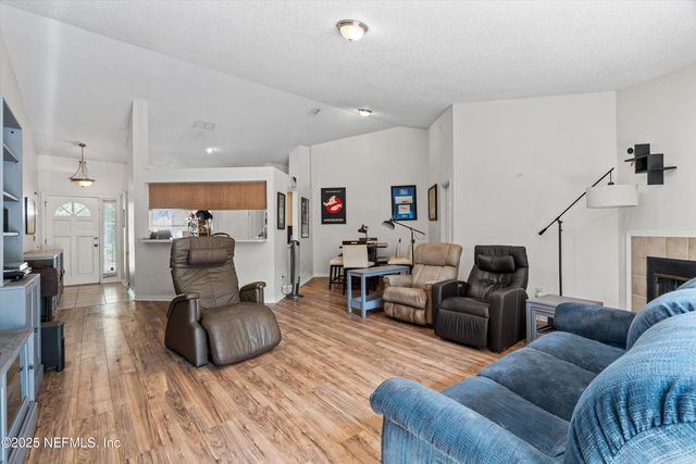 8182 LOCH LOMOND Lane, Jacksonville, FL 32244
