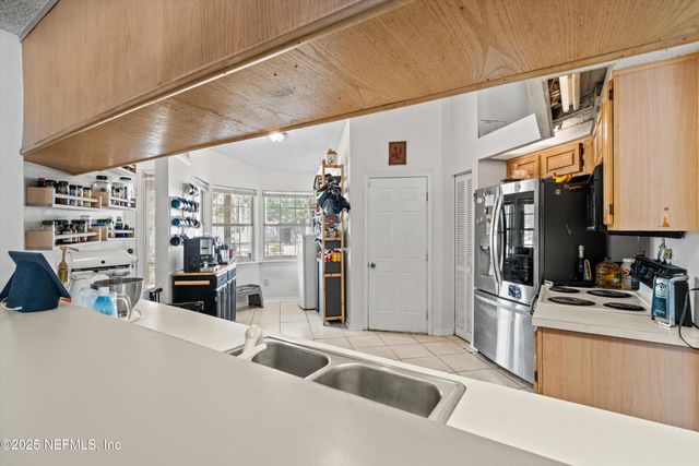 8182 LOCH LOMOND Lane, Jacksonville, FL 32244