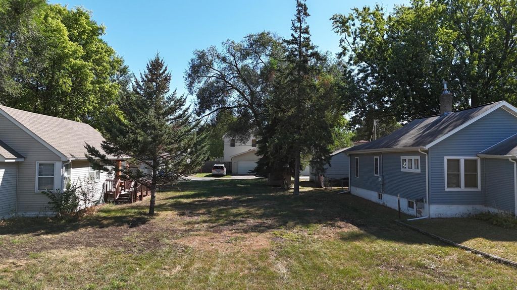 5418 Girard Avenue N, Brooklyn Center, MN 55430 — exterior