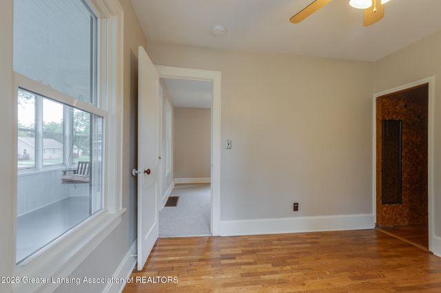 3721 Glenwood Avenue, Lansing, MI 48910