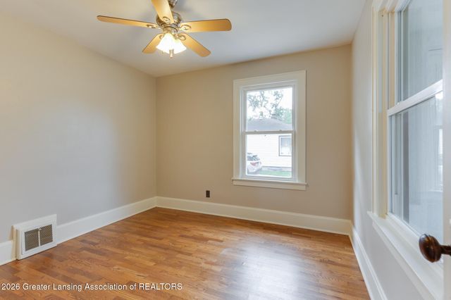 3721 Glenwood Avenue, Lansing, MI 48910