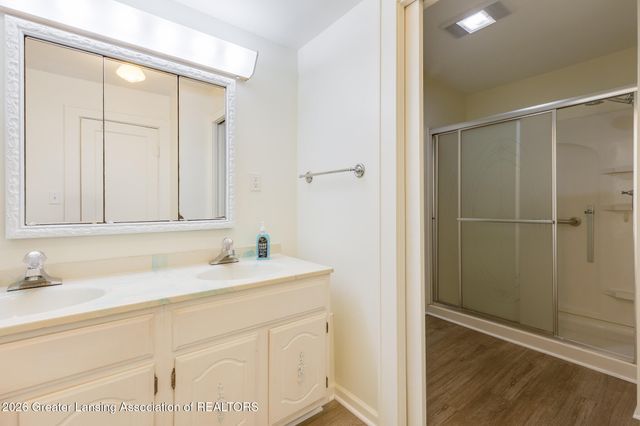 3721 Glenwood Avenue, Lansing, MI 48910