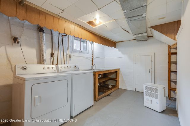 3721 Glenwood Avenue, Lansing, MI 48910