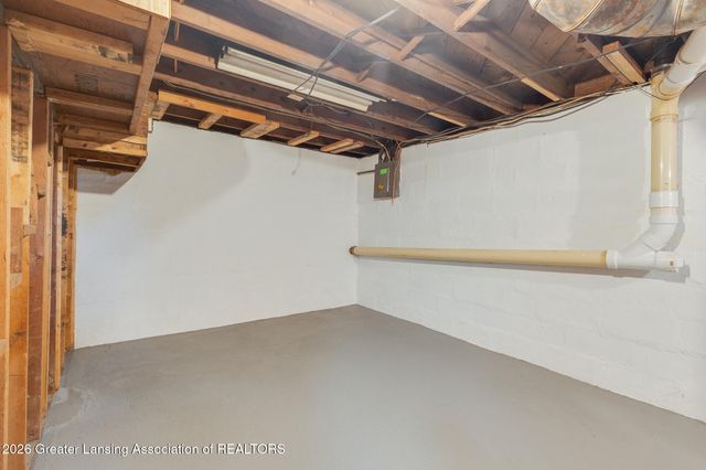 3721 Glenwood Avenue, Lansing, MI 48910