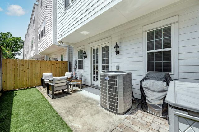 2616 Madeline Grove Drive, Houston, TX 77008