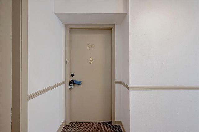 2824 Briarhurst Dr, Houston, TX 77057