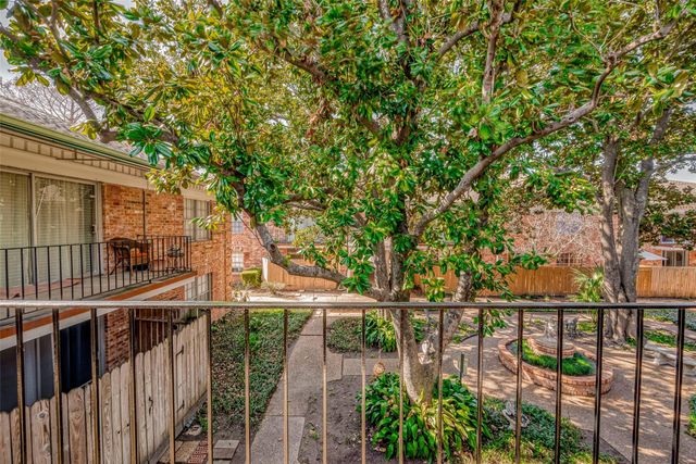 2824 Briarhurst Dr, Houston, TX 77057