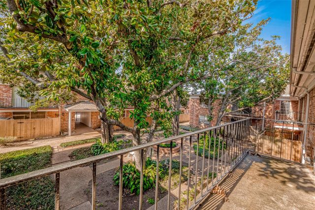 2824 Briarhurst Dr, Houston, TX 77057