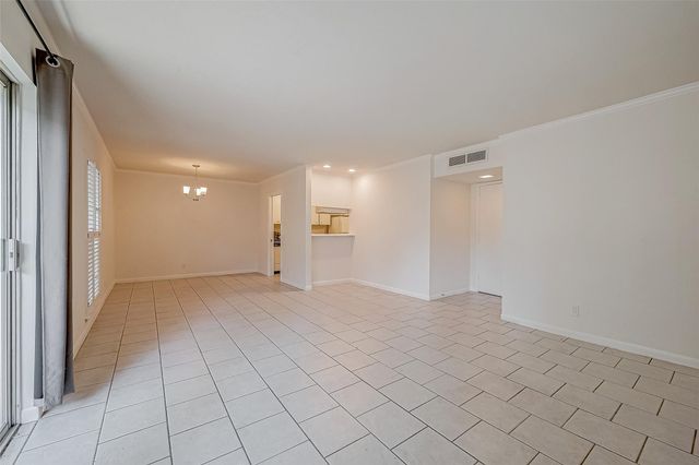 2824 Briarhurst Dr, Houston, TX 77057