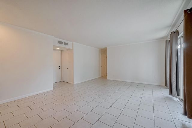 2824 Briarhurst Dr, Houston, TX 77057