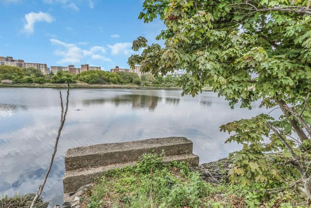 10825 Avenue N, Brooklyn, NY 11236