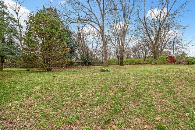 5361 Trousdale Dr, Nashville, TN 37220