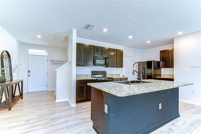 11019 LELAND GROVES DR, Riverview, FL 33579