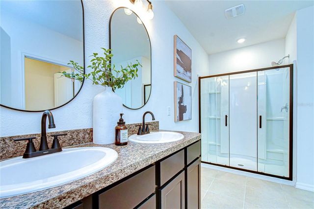 11019 LELAND GROVES DR, Riverview, FL 33579