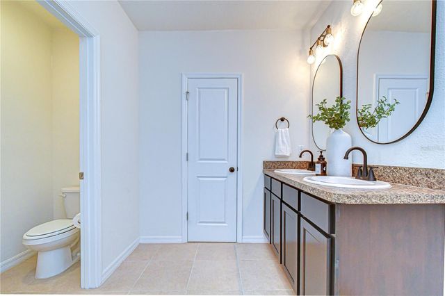 11019 LELAND GROVES DR, Riverview, FL 33579