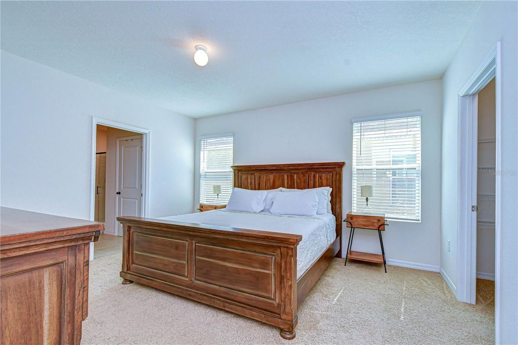 Image 21 of property listing at 11019 LELAND GROVES DR, Riverview, FL 33579