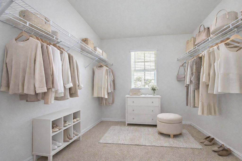 Image 24 of property listing at 11019 LELAND GROVES DR, Riverview, FL 33579