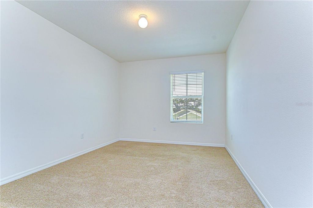 Image 37 of property listing at 11019 LELAND GROVES DR, Riverview, FL 33579