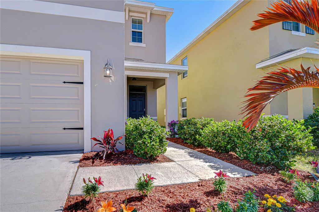 Image 59 of property listing at 11019 LELAND GROVES DR, Riverview, FL 33579