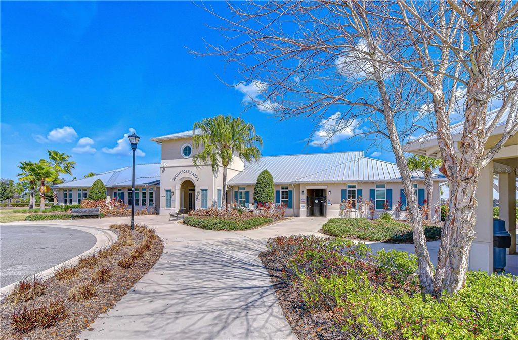 Image 61 of property listing at 11019 LELAND GROVES DR, Riverview, FL 33579