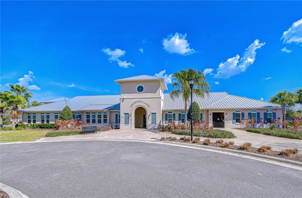 Image 62 of property listing at 11019 LELAND GROVES DR, Riverview, FL 33579