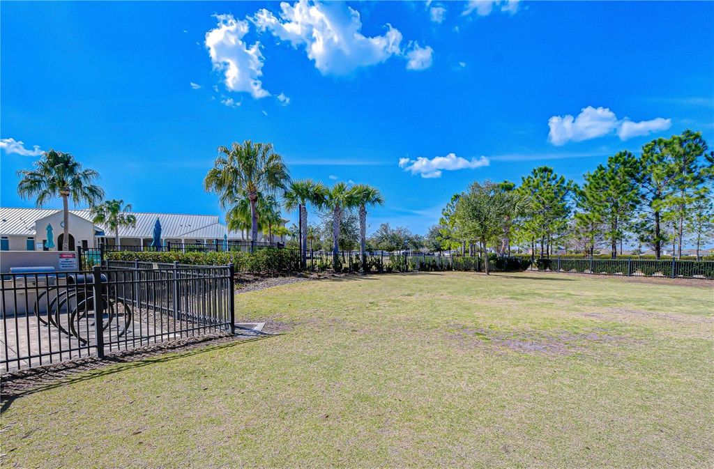 Image 71 of property listing at 11019 LELAND GROVES DR, Riverview, FL 33579