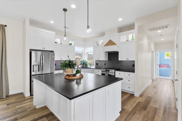 3811 Coal Mine Road, Medford, OR 97504