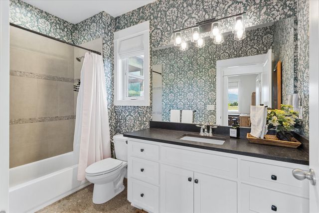 3811 Coal Mine Road, Medford, OR 97504