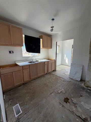 14474 Mapleridge Street, Detroit, MI 48205