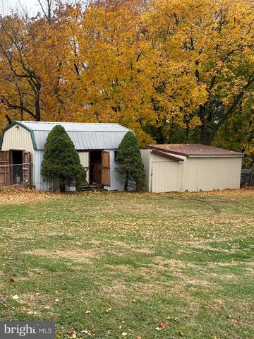 19 DIANA DR, New Oxford, PA 17350