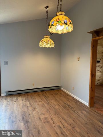 19 DIANA DR, New Oxford, PA 17350