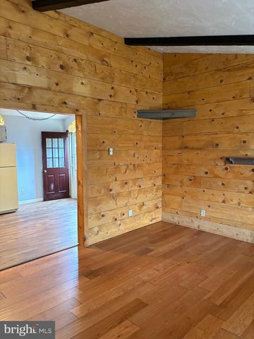 19 DIANA DR, New Oxford, PA 17350