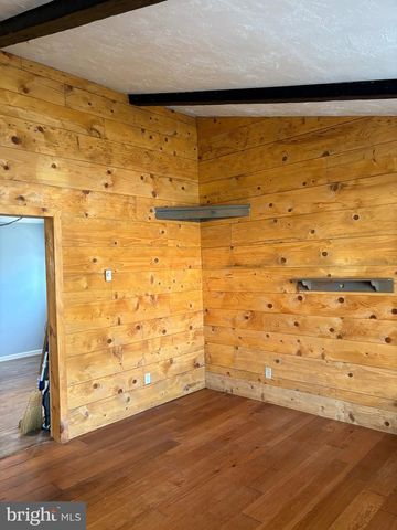 19 DIANA DR, New Oxford, PA 17350